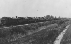 155451 Afbeelding van een reeks stoomlocomotieven van de S.S. (Staatsspoorwegen) op de spoorlijn tussen Harmelen en ...