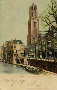 123410 Gezicht op de Oudegracht te Utrecht, met in het midden de ingang van de Donkere Gaard en op de achtergrond de ...