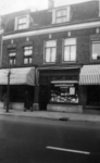 74962 Gezicht op de voorgevel van het winkelpand Sigarenmagazijn G. Hendriks (Amsterdamsestraatweg 187) te Utrecht.