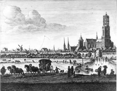 30781 Profiel van de stad Utrecht uit het westen gezien: het gedeelte met de Pieterskerk, de Buurkerk en de Domkerk en ...