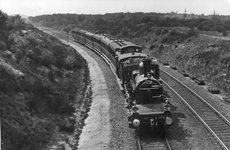 151314 Afbeelding van de stoomlocomotief nr.1779 (serie 1700/1800) van de N.S. met een trein ter hoogte van Amersfoort.