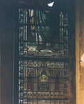 67982 Interieur van de St.-Martinuskerk (Oudegracht 401) te Utrecht: detail van het glas-in-loodraam met de ...