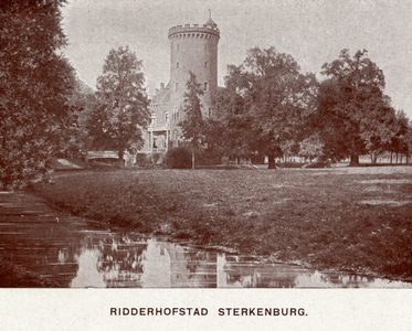 92529 Gezicht op de woontoren van het kasteel Sterkenburg (Langbroekerdijk 10) te Driebergen, uit het oosten.N.B. De ...