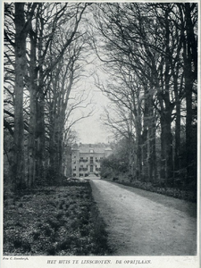 92746 Gezicht in de oprijlaan van het landgoed Linschoten (Noordlinschoterdijk 15) te Linschoten; met op de achtergrond ...