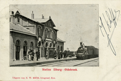 165089 Gezicht op het N.C.S.-station Elburg-Oldebroek te 't Harde.N.B. De stationsnaam Elburg-Oldebroek werd op ...