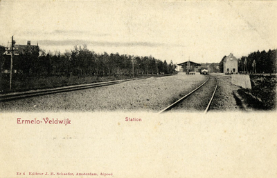 165092 Gezicht op het N.C.S.-station Ermelo-Veldwijk te Ermelo.N.B. De stationsnaam Ermelo-Veldwijk is per 5-10-1952 ...