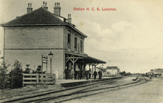 165102 Gezicht op het N.C.S.-station Lunteren te Lunteren.