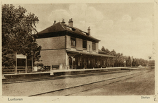 165103 Gezicht op het N.C.S.-station Lunteren te Lunteren.