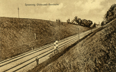 165247 Gezicht in de ingraving van de spoorlijn Oldenzaal - Bad Bentheim (Duitsland), ter hoogte van De Lutte.