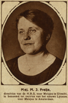 125028 Portret van mej. Magrita Jantina Freie, geb. Groningen 10 juli 1884, directrice van de H.B.S. voor Meisjes ...