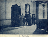 119196 Interieur van het Kantoor van het Utrechts Nieuwsblad (Drift 23) te Utrecht: hal.