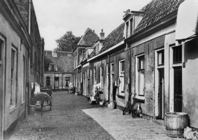 125137 Gezicht in de Achterstraat te Utrecht uit het zuiden.N.B. De straatnaam Achterstraat is op 1 maart 1972 ...
