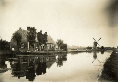 94253 Gezicht op de Doorslag te Jutphaas; met links de huizen in het Oliebuurtje. N.B. De gemeente Jutphaas is per 1 ...