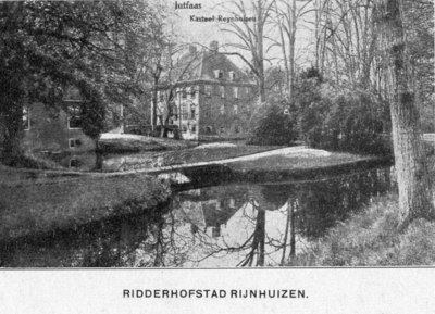 94265 Gezicht in het park van de buitenplaats Rijnhuizen te Jutphaas met op de achtergrond de voor- en rechtergevel van ...