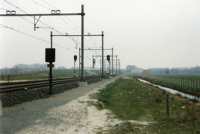 129119 Gezicht op de spoorlijn Utrecht-Amersfoort, ter hoogte van de Voordorpsedijk op de grens tussen Utrecht en ...