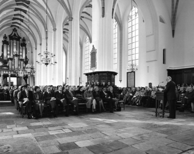 102500 Afbeelding van de officiële heropening van de Jacobikerk (Jacobskerkhof) te Utrecht, na de restauratie van de ...
