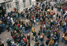 103602 Afbeelding van de demonstratie tegen de installatie van de leden van de Centrum Democraten in de Utrechtse ...