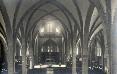 600373 Interieur van de St.-Ludgeruskerk aan de Amsterdamsestraatweg te Zuilen.N.B. Dit gedeelte van Zuilen behoort per ...