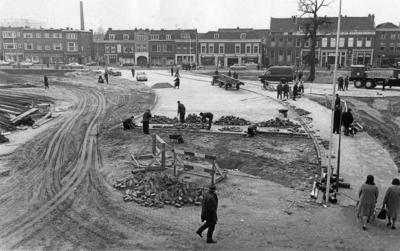 500262 Afbeelding van de bestrating van het Paardenveld te Utrecht, in het verlengde van de Waterstraat, na de demping ...