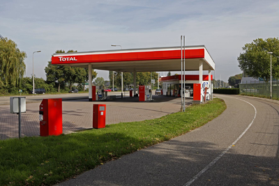 806360 Gezicht op het benzinestation van Total (Utrechtseweg 349) te De Bilt.