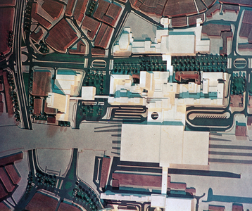827368 Afbeelding van een maquette van het kantoor- en winkelcentrum Hoog Catharijne te Utrecht, van bovenaf gezien.