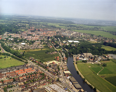 50300 Luchtfoto van Maarssen-orp (gemeente Maarssen) uit het zuiden; met links op de voorgrond een gedeelte van de wijk ...