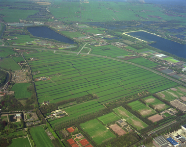 50395 Luchtfoto van de Polder Buitenweg te Maarssen-Dorp (gemeente Maarssen) uit het zuidoosten; met links het Slot ...