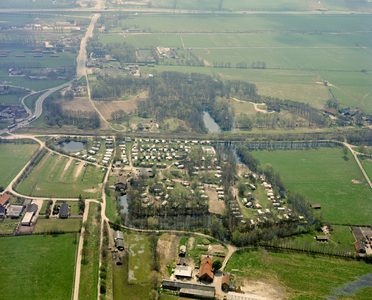 50485 Luchtfoto van de camping De Batterijen (Dijkje 1) te Renswoude op het noordelijke deel van het Voormalige Fort ...