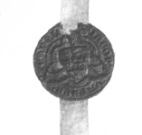 14 Een afwisselend gotische en lobbige zespas, waarin een rechtstaand vroeggotisch schild, 31-05-1354