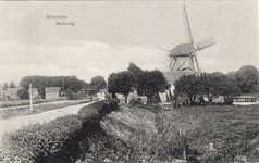 100; De Molenweg te Abcoude, met molen