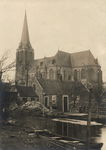 194; Gezicht vanaf de Stationsstraat op de Rooms-Katholieke kerk te Abcoude