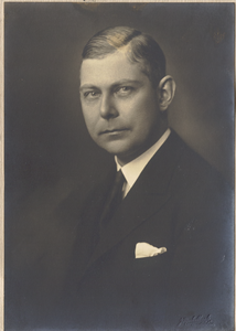  Portretfoto van jhr. mr. C. Dedel, burgemeester