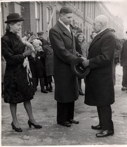  Installatie van jhr. mr. L.A. Quarles van Ufford als burgemeester van Abcoude in 1947.