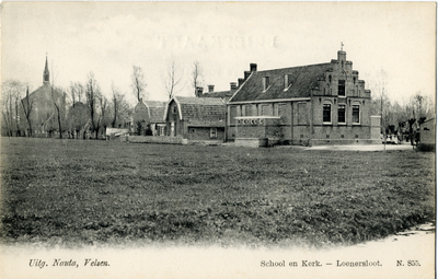  Rooms-Katholieke school en kerk aan de Kerklaan