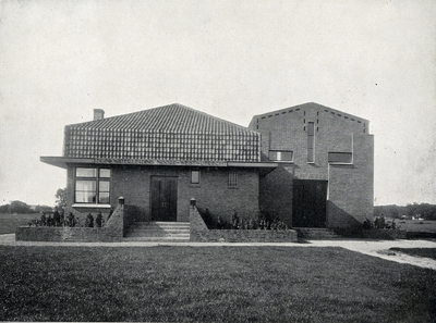  Pompstation en machinistenwoning van D.N.W.U. staande aan de Raaweg te Loosdrecht