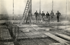  Bouw watertoren Maartensdijk (nu Utrecht na annexatie in 1954), betonstorten lekvloer