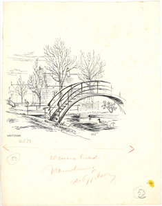 CMO00300-207 Straatbeeld met voetgangersbrug