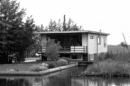 RJ000000601 Woonark bij Broek in Waterland.(NNC 18-06-1976)