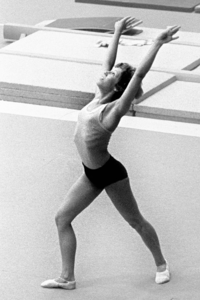 RJ000000636 De Volendamse gymnaste Carla Braan tijdens haar oefening in het trainingscentrum Papendal. (NNC 2-07-1976)