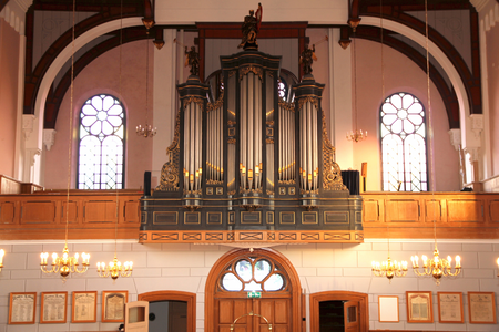 WAT120003781 Midden in de Hoogstraat op nummer 18 staat de Evangelisch Lutherse Kerk, die is gebouwd. Het gebouw uit ...