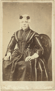 Mulder-z-0015 Foto: Waarschijnlijk Marijtje Smit, geboren op 10-12-1850 te Broek in Waterland