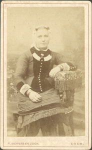 Mulder-z-0242 Foto: Teuntje Middelbeek, geboren op 13-01-1842 te Katwoude.