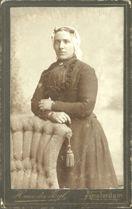 Mulder-z-0243 Foto: Teuntje Middelbeek, geboren op 13-01-1842 te Katwoude.