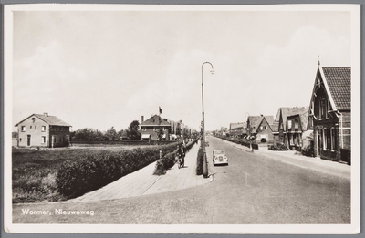WAT002000078 Foto genomen vanaf de Zaanbrug.De huizen aan de linkerkant werden gebouwd in 1929.Zesde pand van recht, ...