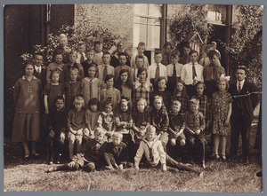 WAT002002672 Openbare lagere school, Foto v.l.n.r. achterste rij; Jaap Bakker Az., Kees Boon, Arie Wezel Fz., Gert Bark ...