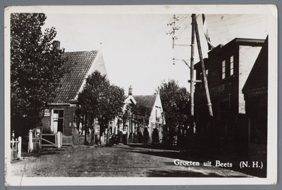 WAT002003153 Rechts café Homan, later zou hier het Dorpshuis de Drie Hamers verrijzen, Beets nummer 48.