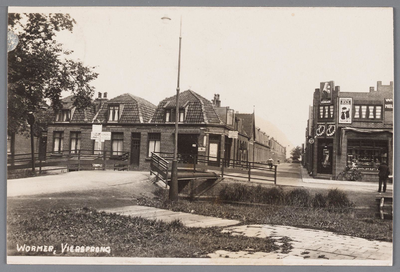 WAT002000287 De viersprong Nieuweweg-Zandweg-Knollendammerstraat.Rechts op de hoek de kruidenierszaak van Pieter Vels ...