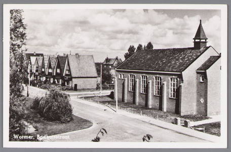 WAT002000389 Gereformeerde Kruiskerk in de Molenbuurt te Wormer. Het gebouw is in 1952 gebouwd. Ontworpen door ...