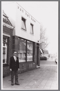 WAT002000900 Verzekeringsmaatschappij 'De Onderlingen' directeur Jan van het Kaar, Dorpsstraat nummer 106.