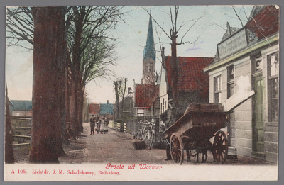 WAT002001444 Rechts café De Tussenkomst met huis van Jan Daas richting katholieke kerk, met Hondenkar van ...